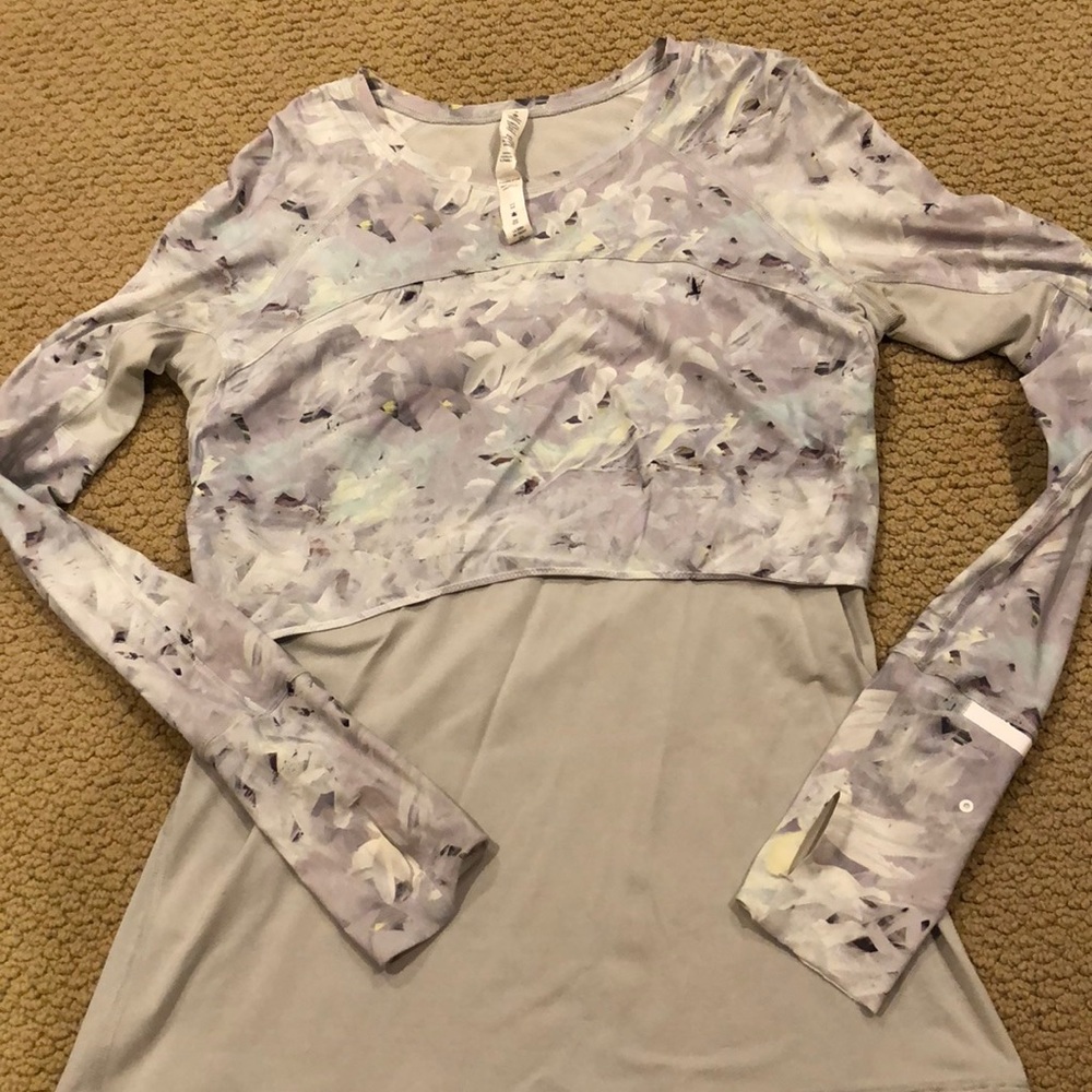 🎊🎊lululemon top - size 6🎊🎊